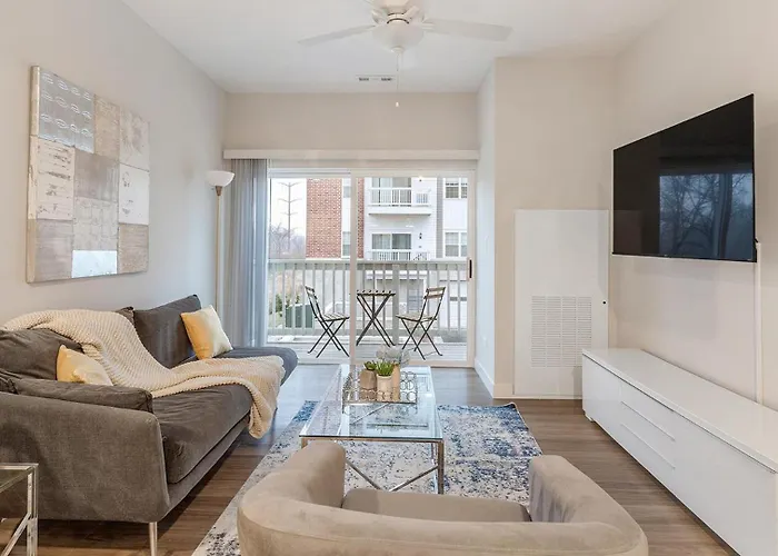 Landing Modern 2bd Clubhouse Gym Chicago