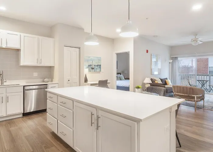 Landing Modern 2bd Clubhouse Gym