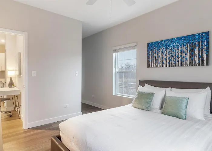 Landing Modern 2bd Clubhouse Gym