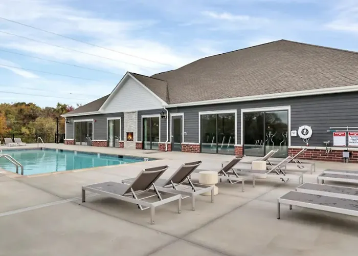 Landing Modern 2bd Clubhouse Gym *