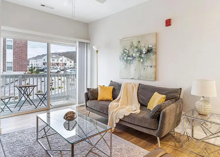 Landing Modern 2bd Clubhouse Gym