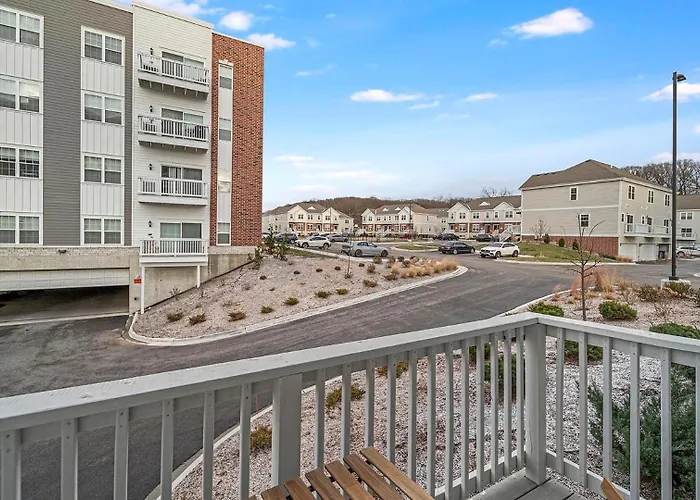 Landing Modern 2bd Clubhouse Gym